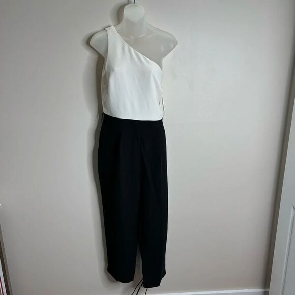 Banana Republic Black white Jumpsuit one shoulder with belt size 8 NWT - Picture 1 of 5